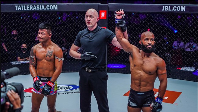 Menurut Superbon Singha Mawyinn, warga Thailand mengagumi kemampuan Muay Thai yang dimiliki Demetrious Johnson saat bertarung melawan Rodtang Jitmuangnon.