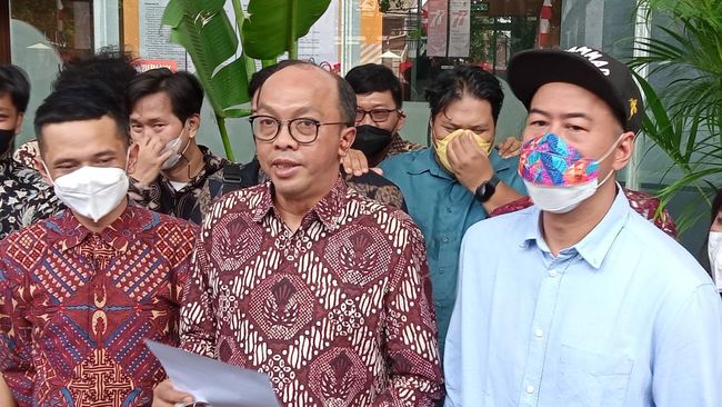 Sejumlah komika Indonesia pada Kamis (25/8) menggugat merek dagang Open Mic Indonesia yang terdaftar atas nama komedian Ramon Papana.