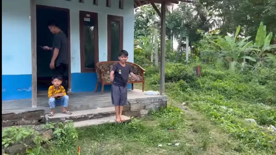 Rumah Farel Prayoga di Kampung Rumah Farel Prayoga di Kampung