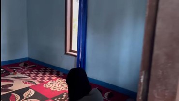 img-title Jauh dari Kesan Mewah, 7 Potret Rumah Farel Prayoga di Kampung Nggak Punya TV
