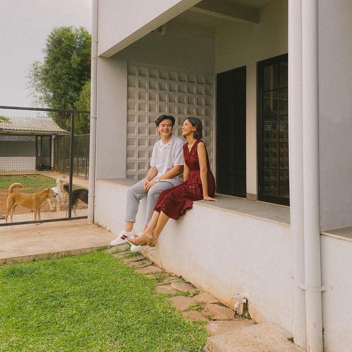 <p>Antusias penontonnya juga bisa terlihat dari komentar di salah satu postingan Sheila Dara. Ada yang mengungkap tak sabar, lho."NEXT EPISODENYA CEPETANNNNN," tulis akun @xoxo****. (Foto: Instagram @sheiladaisha)<br /><br /><br /></p>
