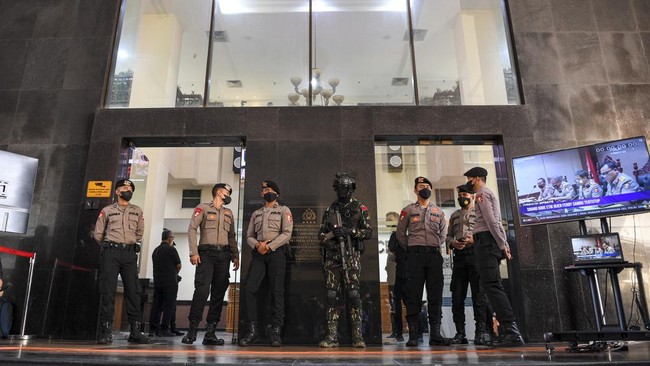 Nama AKP Dyah Chandrawati masuk dalam daftar 24 personel Polri yang dimutasi ke Yanma Polri terkait kasus pembunuhan Brigadir J.