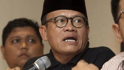 IPW melaporkan Wamenkumham Edward Omar Sharif Hiatiej ke KPK terkait dugaan gratifikasi dan pemerasan dalam jabatan senilai Rp7 miliar.