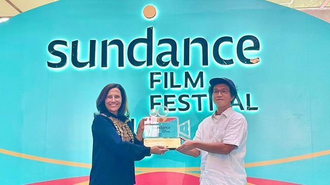 Anggun Priambodo cerita Evacuation of Mama Emola yang jadi film pendek terbaik Sundance Film Festival: Asia 2022 terinspirasi dari bencana alam di Indonesia.
