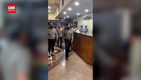 VIDEO: Momen Ferdy Sambo Memasuki Ruang Sidang Etik