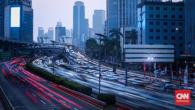 Pj Gubernur DKI Heru Budi Hartono bakal menguji coba pengaturan jam kerja masuk kantor pukul 08.00 WIB dan pukul 10.00 WIB guna mengurai kemacetan di Jakarta.