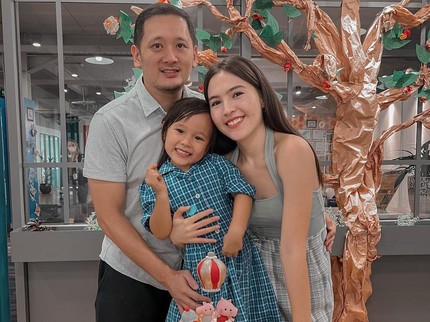 Terpopuler: Potret Romantis Olivia Lubis Jensen dan Suami