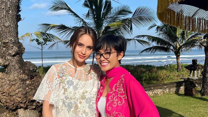 cinta laura dan sang bunda, herdiana khiel
