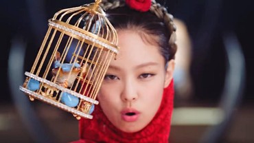 img-title Sangkar Burung Jennie BLACKPINK di Video 'Pink Venom' Ternyata Tas Mewah