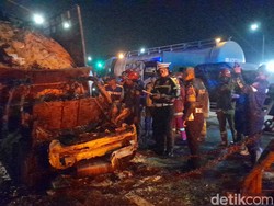 Kecelakaan Porsche Nabrak Truk Lalu Terbakar, Nyetir Mobil Sport Tak Asal Ngebut