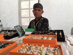 Jangan Salah Beli! Ini Teknik Bedakan Mutiara Asli-Palsu Khas Lombok