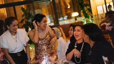 img-title 9 Potret Pesta Ulang Tahun Mayangsari Bareng Geng Sosialita, Glamor!