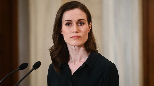 Baru-baru ini, Perdana Menteri Finlandia, Sanna Marin, panen kritik karena foto telanjang dua perempuan di apartemennya beredar luas di media sosial.