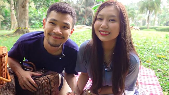 Lewat sebuah video yang diunggah di YouTube, Sisca Kohl mengumumkan sedang hamil anak pertama dari suaminya, Jess No Limit.