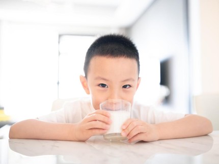 Gula di Susu UHT dan Susu Formula Mana yang Lebih Tinggi?