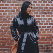 Selalu Modis, Ini Gaya Keren Tara Basro Pakai Outerwear