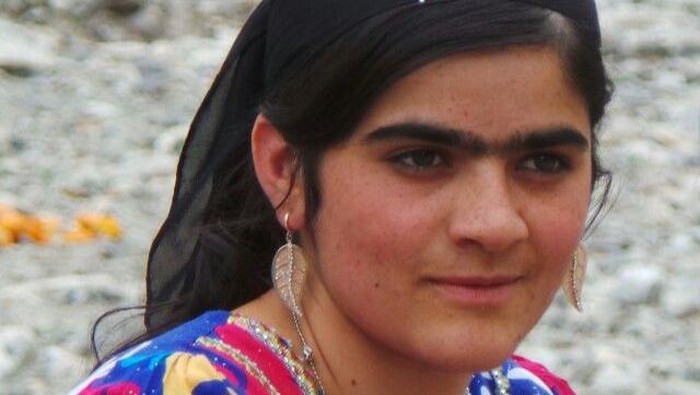 Kamu Sudah Tahu? Di Negara Ini Perempuan dengan Alis Tebal Ternyata Dianggap Paling Cantik Lho!