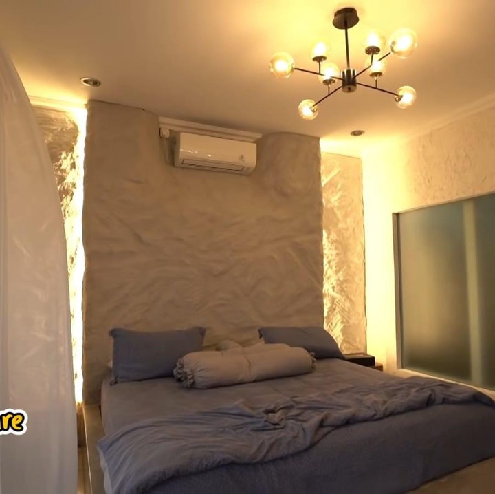 <p>Kamarnya pun cukup unik karena memiliki desain seperti hotel di Turki, lho. Walaupun berdiam di kamar, tetap terasa seperti sedang berlibur ke Turki, ya, Bunda. (Foto: YouTube The Sungkars)</p>