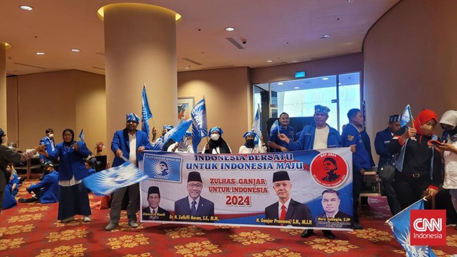 Relawan Biru Ganjar Indoneisa (RGBI) merupakan kader PAN yang menyatakan dukungannya pada Ganjar Pranowo di Pilpres 2024.