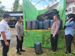 2 Pria Selundupkan 3,3 Ton Solar ke Lutim Sisir SPBU dari Makassar-Barru