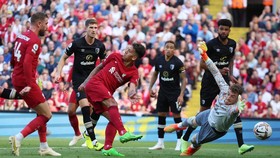 FOTO: Firmino Menggila, Liverpool Bantai Bournemouth 9-0