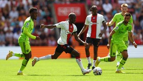 Ronaldo Cadangan, MU Melempem Lawan Southampton di Babak 1