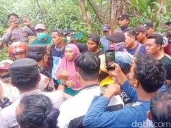 Harga Mati Warga Banyuwangi Tolak Tambang Emas PT Merdeka Copper Gold