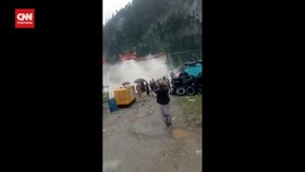 VIDEO: Detik-detik Hotel Mewah Pakistan Runtuh saat Banjir Menerjang