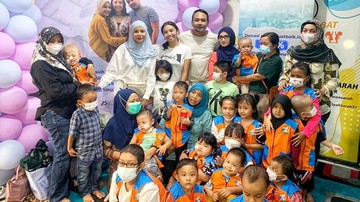 RAYAKAN ULANG TAHUN ANAK PERTAMA DI RUMAH SINGGAH