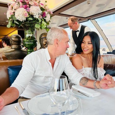 Intip 7 Momen Romantis Anggun C. Sasmi & Suami Rayakan Anniversary