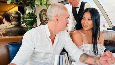 img-title Intip 7 Momen Romantis Anggun C. Sasmi & Suami Rayakan Anniversary
