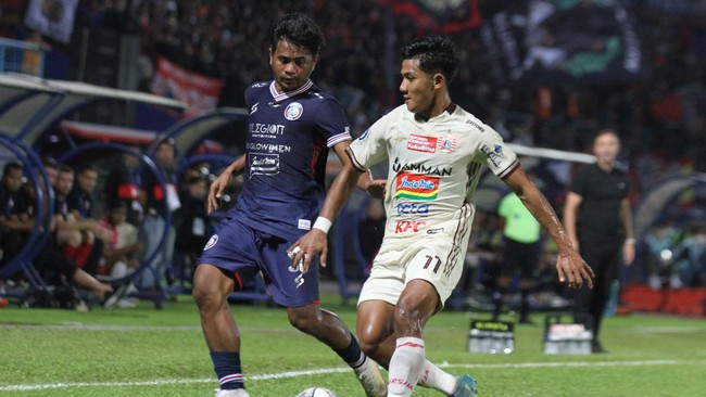 Persija Jakarta menang 1-0 atas Arema FC dalam lanjutan Liga 1 2022/2023 lewat gol Michael Krmencik di Stadion Kanjuruhan, Minggu (28/8).