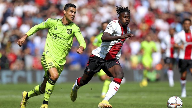 Cristiano Ronaldo dianggap sudah habis di Manchester United setelah kalah duel sprint dengan bek Southampton Mohammed Salisu, Sabtu (27/8).