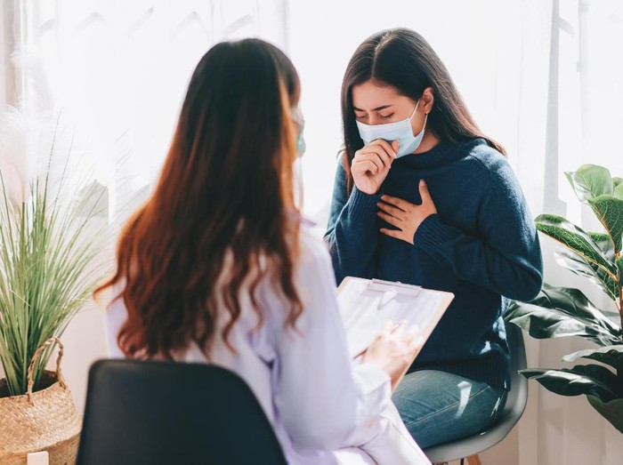 Ilustrasi seseorang yang sakit/Foto: Freepik.com/partyshock