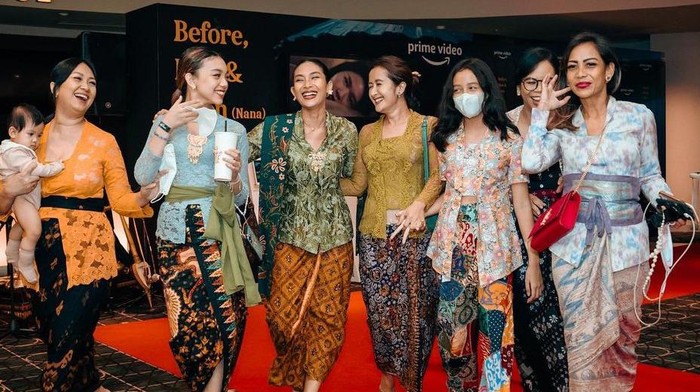 Punya Ciri Khas, Kenali Perbedaan Jenis Kebaya yang Ada di Indonesia!