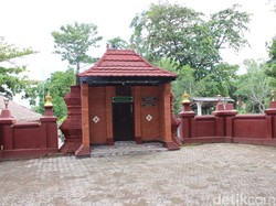 Mengunjungi Makam Angkawijaya, Bangsawan Cirebon Penggagas Filosofi Tajug