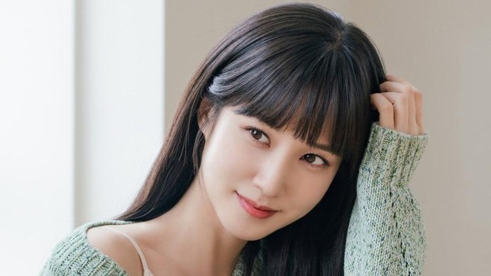 Tampil Makin Memesona dan Bikin Pangling, Ini Potret Terbaru Park Eun Bin Usai Extraordinary Attorney Woo Tamat