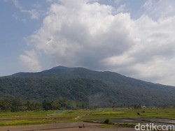 Curug Ciputrawangi Gunung Tampomas Sumedang: Rute dan Harga Tiket