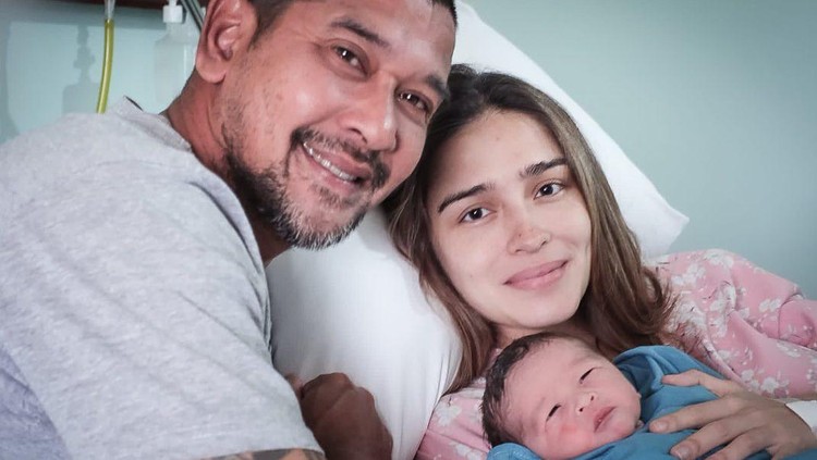 Yasmine Wildblood Melahirkan Anak Ketiga