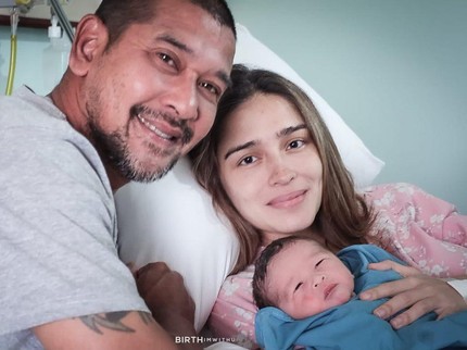Yasmine Wildblood Melahirkan Anak Ketiga Berjenis Kelamin Laki-Laki, Ini Nama Bayinya