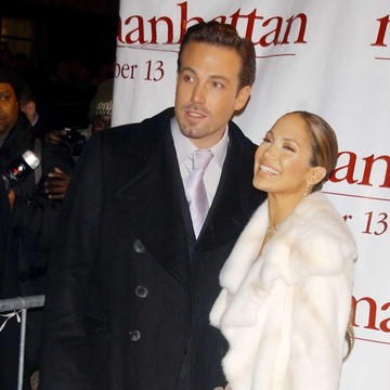 Transformasi Gaya Jennifer Lopez dan Ben Affleck di Red Carpet dari Zaman Pacaran hingga Menikah!