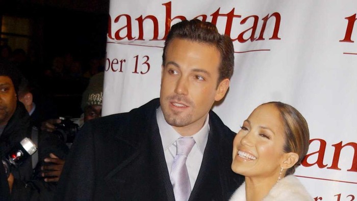 Transformasi Gaya Jennifer Lopez dan Ben Affleck di Red Carpet dari Zaman Pacaran hingga Menikah! Transformasi Gaya Jennifer Lopez dan Ben Affleck di Red Carpet dari Zaman Pacaran hingga Menikah!
