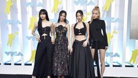 Wajah Bahagia Lisa BLACKPINK Menangkan Penghargaan Best K-Pop di VMA
