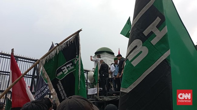 HMI Sulsel menolak rencana pemerintah menaikkan harga BBM jenis Pertalite. Wakil Anggota DPRD Sulsel Irwandi pun mendukung tuntutan para mahasiswa tersebut.
