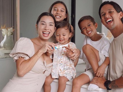 7 Potret Jennifer Bachdim Hamil Anak Ke-4, Masih Ramping dan Stylish di Trimester 2