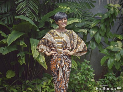 Gaya Parenting Ibunda Didik Cinta Laura Jadi Perempuan Cerdas dan Berani