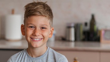 MODEL RAMBUT UNTUK ANAK LAKI-LAKI BOLD FADE