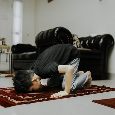Tata Cara Sujud Sahwi yang Benar dalam Islam