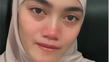 img-title Selebgram Jess Amalia Bawa Kabar Duka