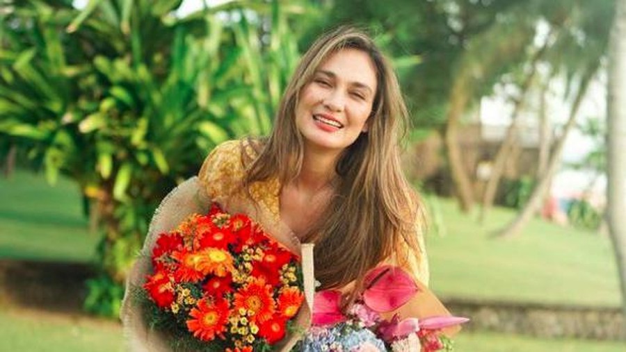 Luna Maya merayakan ulang tahunnya.
